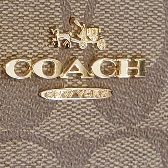 Discontinued Coach Purse Signature Cross Body Bag - Picture 3 of 9